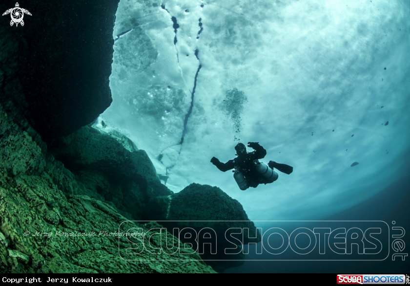 Ice diving in Tobermory