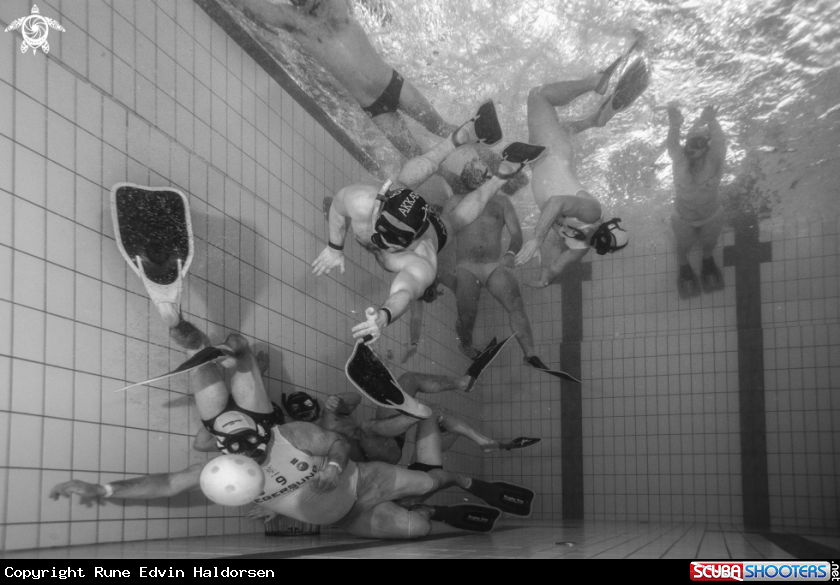 Underwater rugby