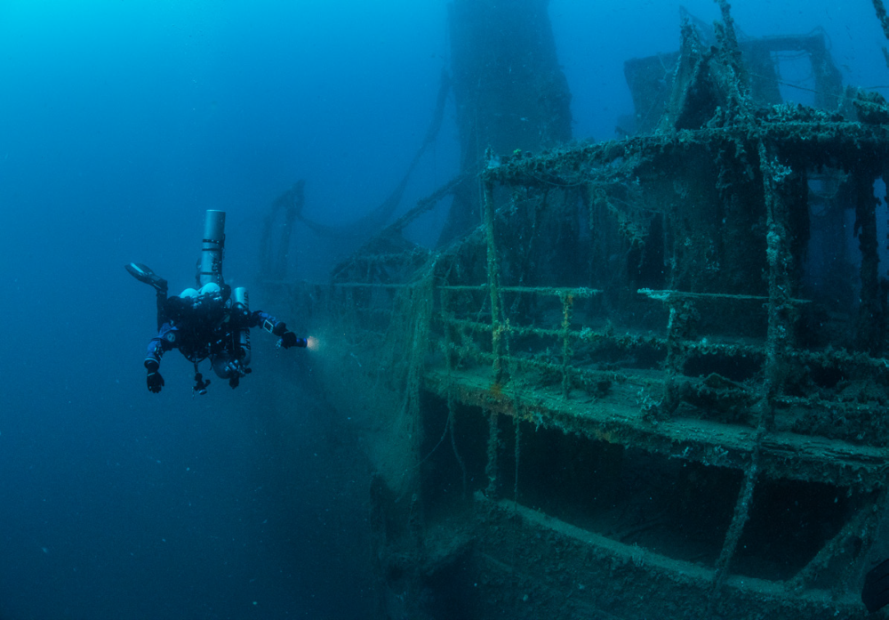Technical diving at wreck