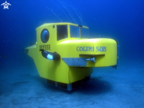 A Ambient pressure submarine