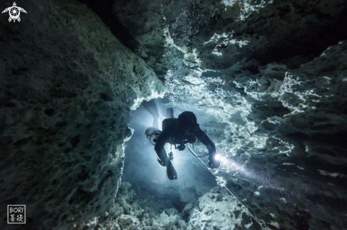 A Cave diver